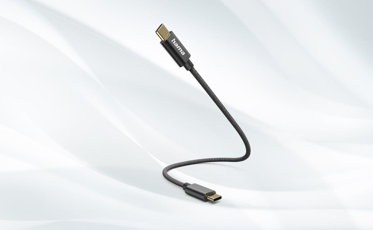 kabel ładujący zdjecie lifestyle