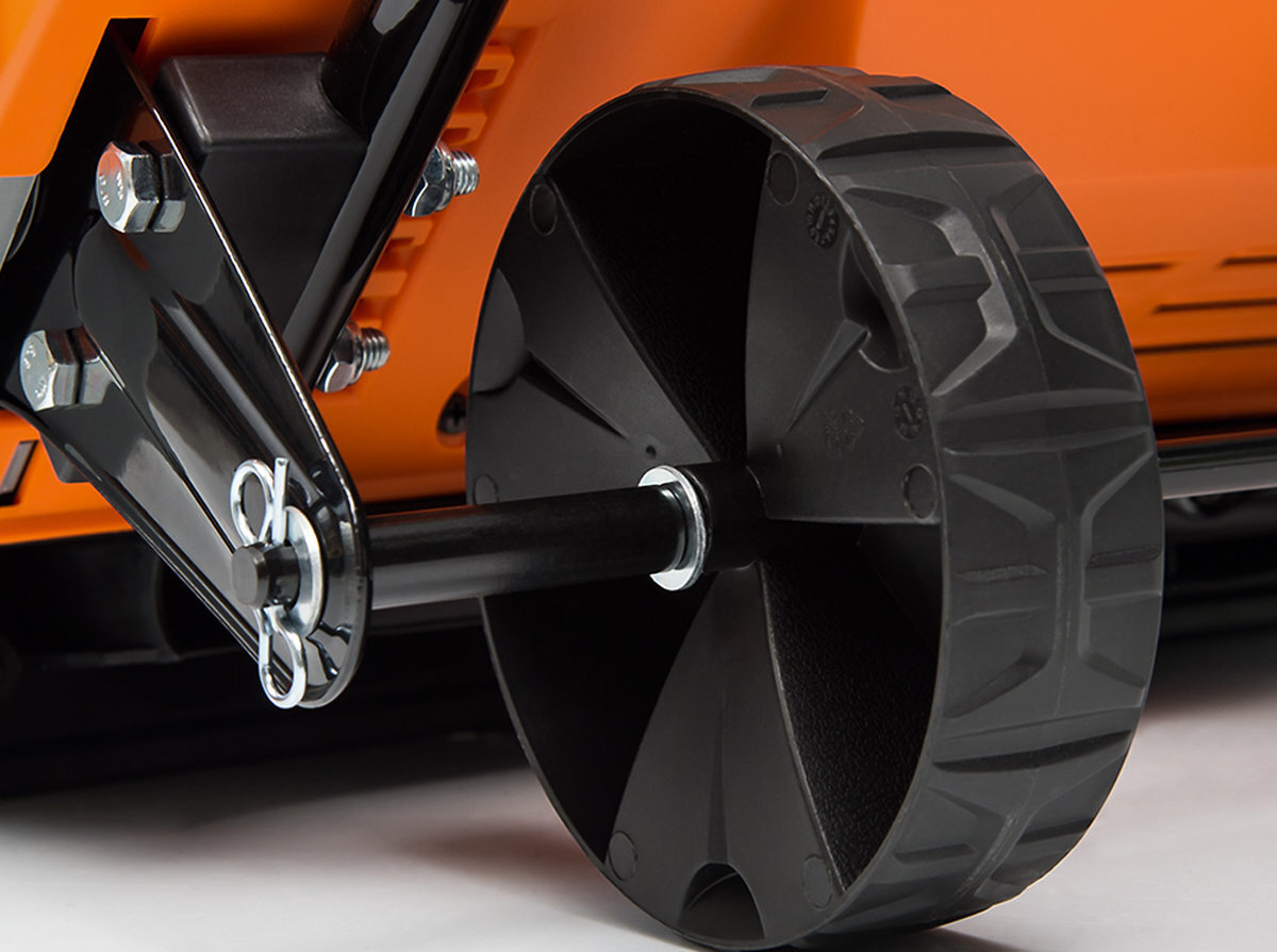 ODŚNIEŻARKA AKUMULATOROWA DAEWOO 1800W DAST 2600E proste i szybkie manewry