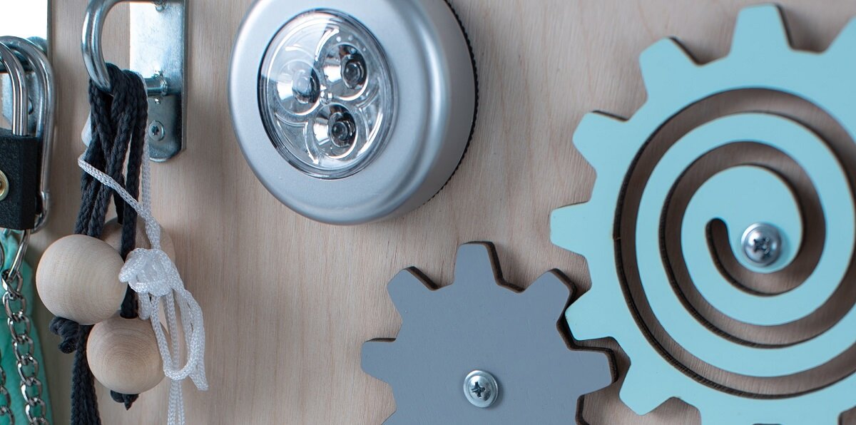 Tablica manipulacyjna MANIBOX Funkcjonalna, a zarazem bezpieczna