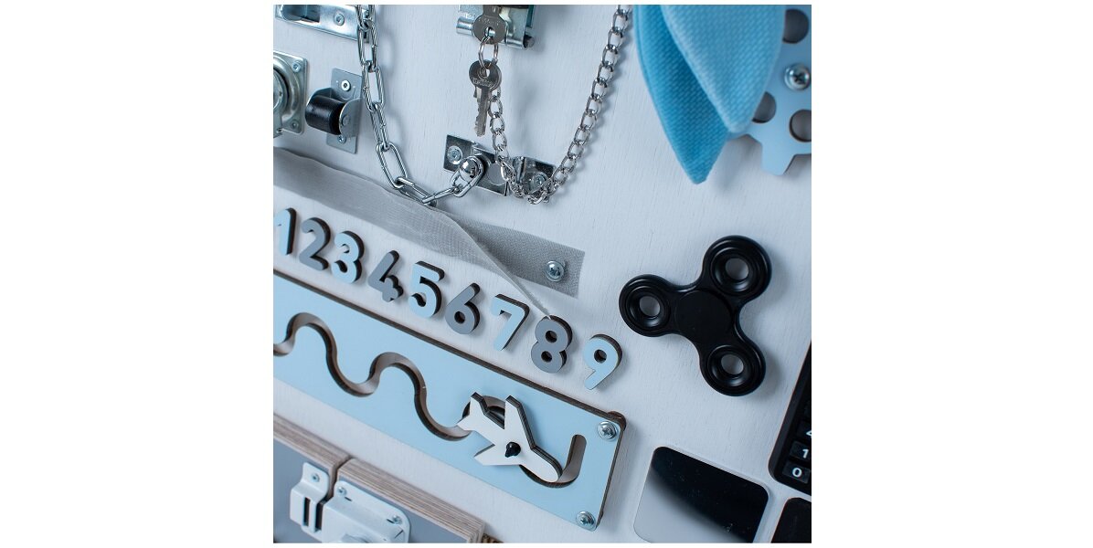 Tablica manipulacyjna MANIBOX Dla chłopców i dziewczynek