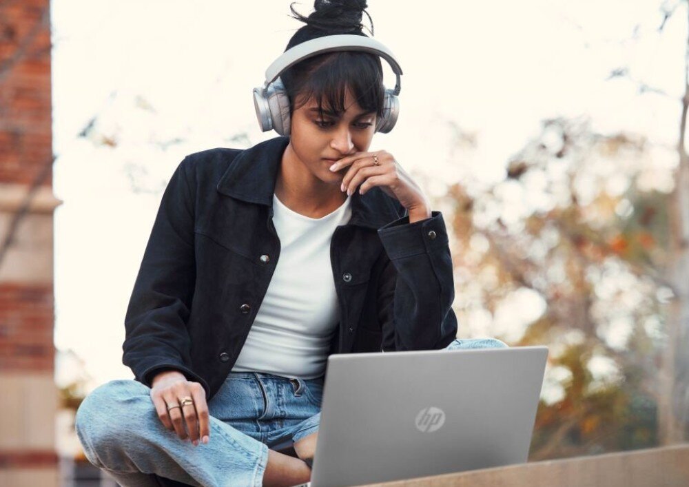 Laptop HP Pavilion Plus 14-EH0023NW 14 IPS i5-1240P 16GB RAM 512GB SSD Windows 11 Home dźwięk głośniki kamera mikrofon