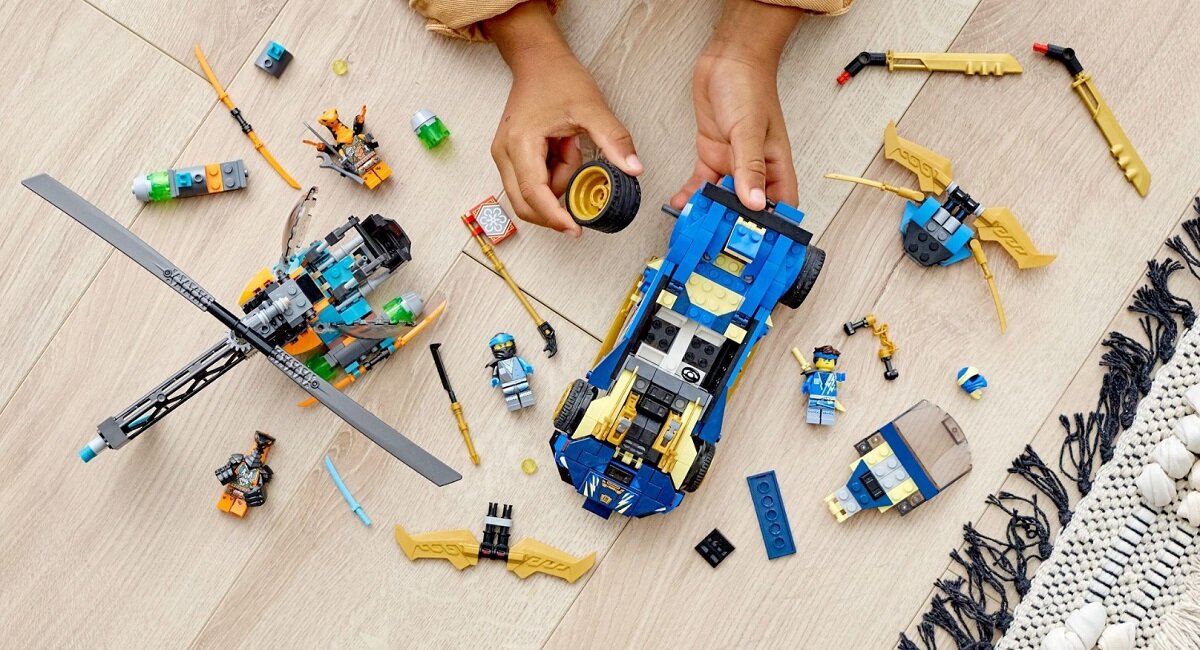 LEGO Ninjago Wyścigówka EVO Jaya i Nyi 71776 Cyfrowa zabawa dla pasjonatów budowania z LEGO