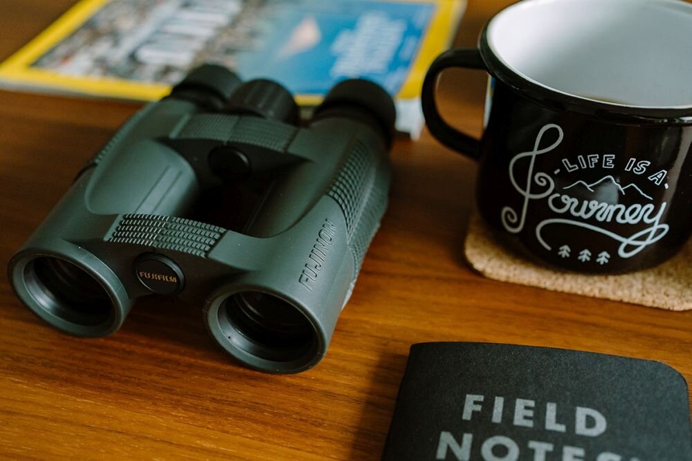 Lornetka FUJINON KF 10x32 W-R II    optyka waga konstrukcja ogniskowa zoom przybliżenie dioptria muszle oczne obiektywy soczewki pryzmat powłoka gwint okulary obserwacja przyroda sport powiększenie 