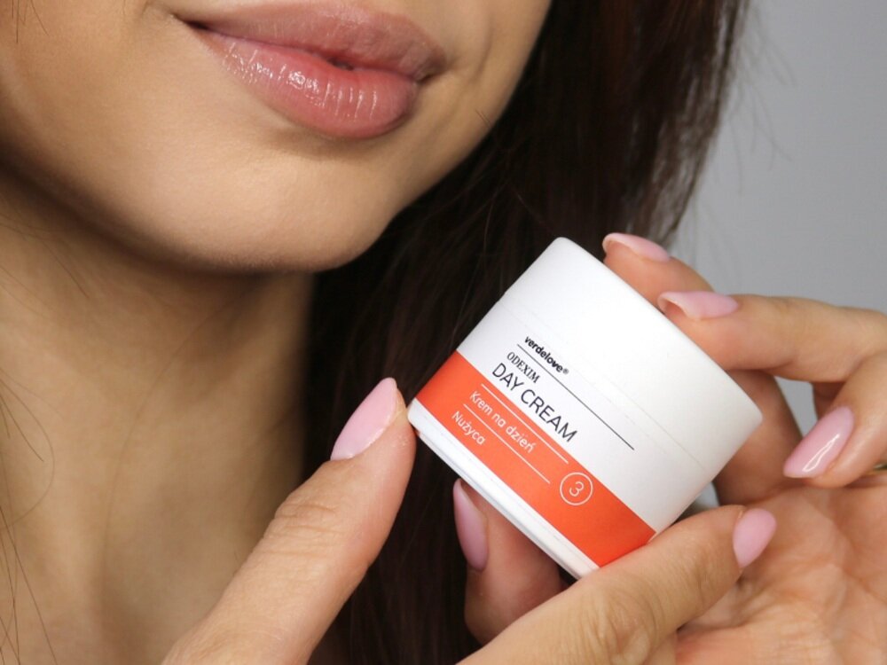 Krem VERDELOVE Odexim na dzień 30 ml do cery z objawami nuzycy, łagodzi problemy skórne, łagodzi podrażnienia, redukuje swąd, delikatny, naturalny