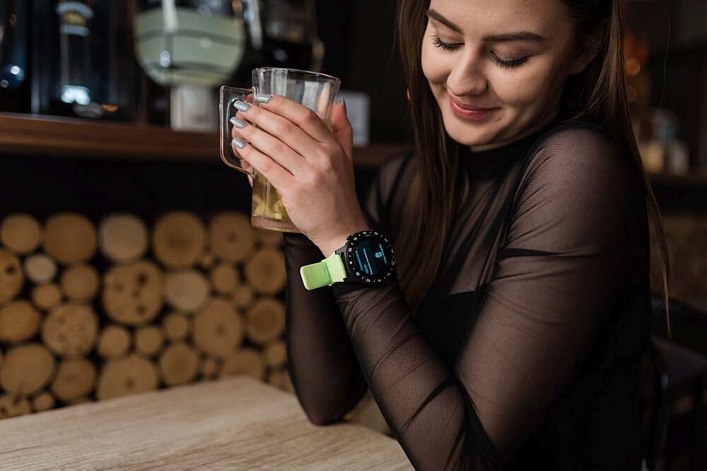 Smartwatch GARETT Multi 4 powiadomienia łączność smartfon aplikacja połączenia wiadomości 