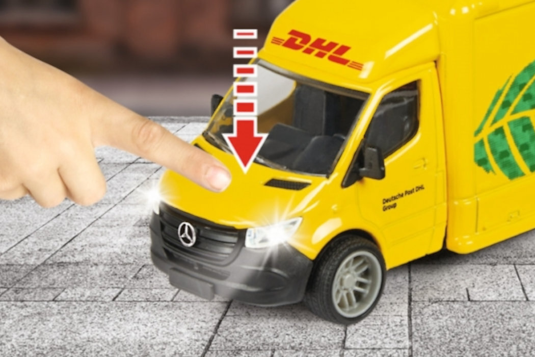 Samochód MAJORETTE Grand Mercedes DHL wykonanie metal tworzywo konstrukcja