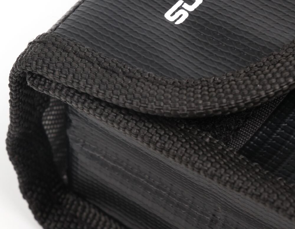 Etui SUNNYLIFE SB4546 na 1 baterie do DJI Mavic 2 Pro-Zoom    bateria lot sterowanie akrobacje czas lotu zasięg funkcje lądowanie kamera rozdzielczość filmy zdjęcia nagrywanie jakość ładowanie aplikacja przesył pilot śmigła stabilizacja fotografia waga wymiary konstrukcja obudowa korpus ramiona silnik 