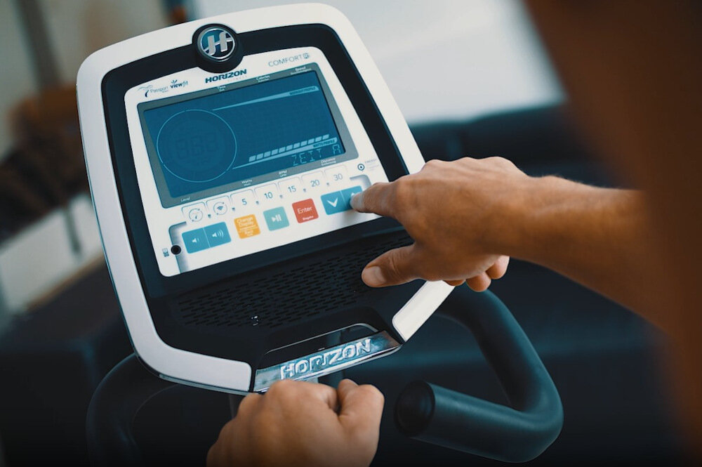 Rower indukcyjny HORIZON FITNESS Comfort R8.0 Viewfit postępy kontrola