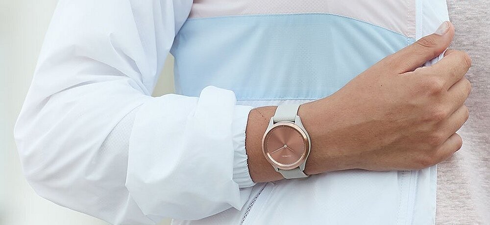 Zegarek sportowy GARMIN Vivomove 3S  ekran bateria czujniki zdrowie sport pasek ładowanie pojemność rozdzielczość łączność sterowanie krew puls rozmowy smartfon aplikacja 