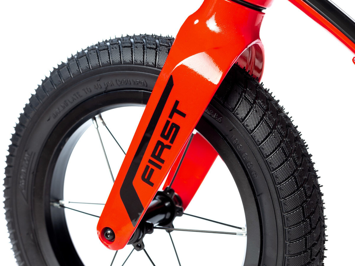 Rowerek biegowy KARBON First mobilność wycieczka spacer podróże