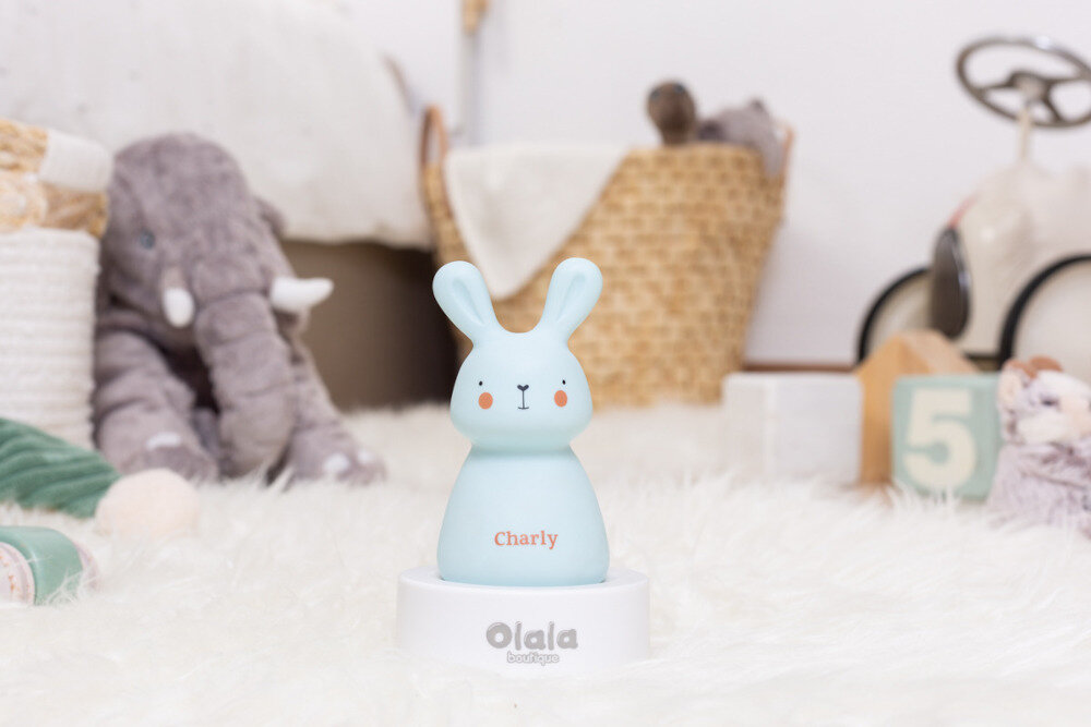 Lampka nocna OLALA BOUTIQUE Króliczek Charly OLB-XY-GR-31-1B Niebieski z wysokiej jakości materiałów oświetlenie LED nie przegrzewa się