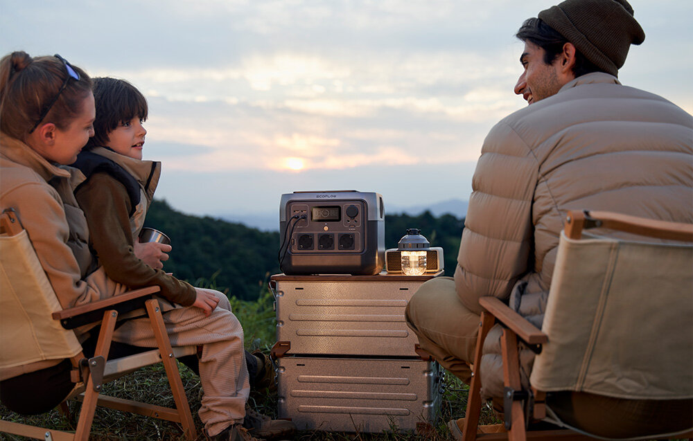 Stacja zasilania ECOFLOW River 2 Pro 768Wh waga okolo 7,8 kg praktyczny uchwyt