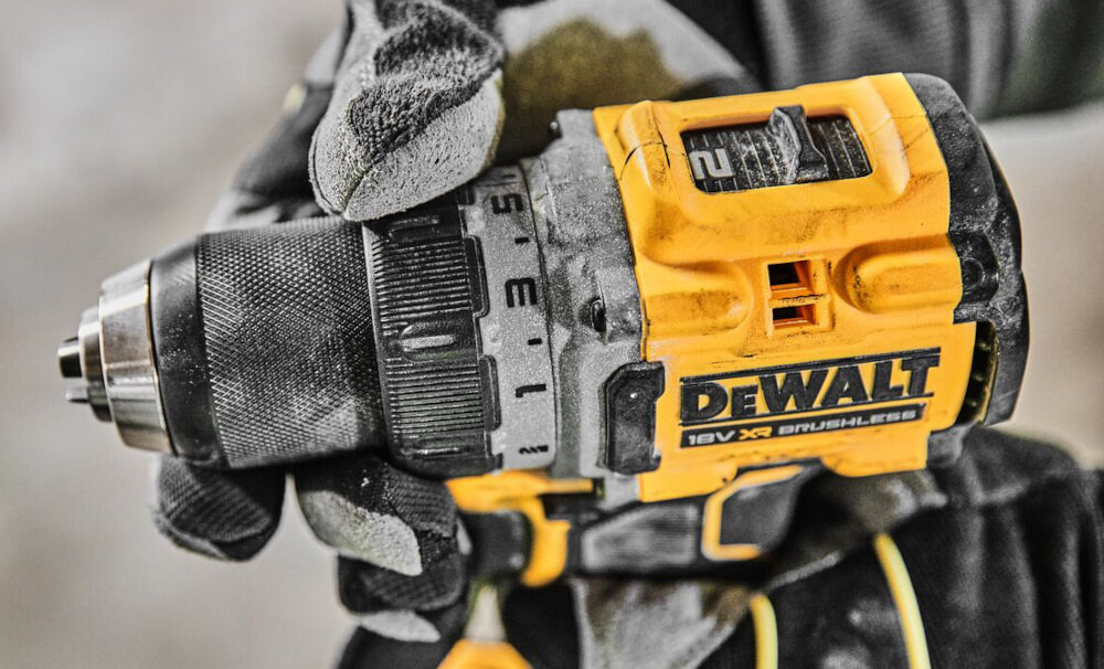 Wiertarko-wkrętarka DEWALT DCD800E1T regulacja sprzegla w 15 poziomach uniwersalosc kontrola bezpieczna praca