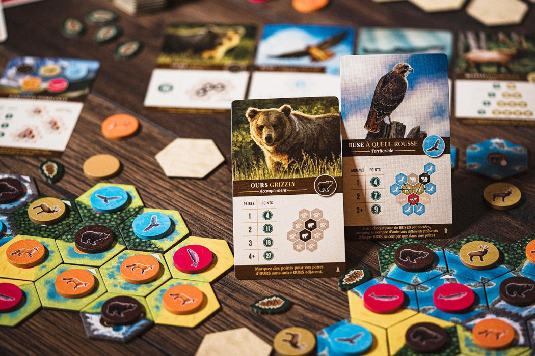 Gra planszowa LUCKY DUCK GAMES Kaskadia ekosystem rozgrywka solo rodzinna zabawa zwierzęta ameryka krajobrazy