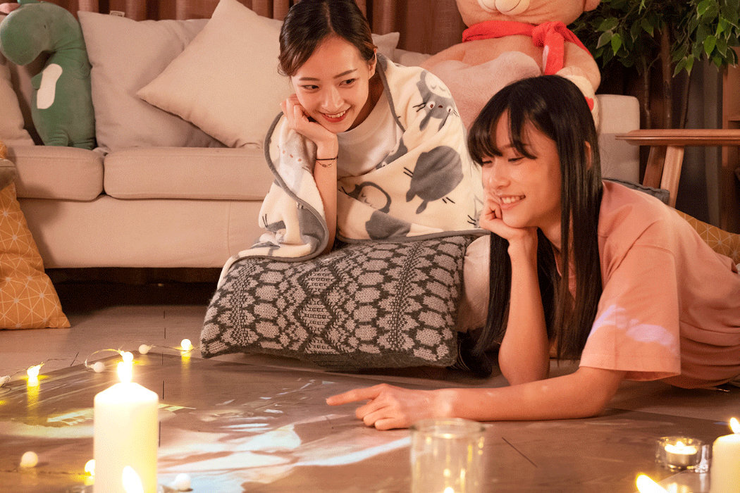 Projektor WANBO T2R Max ułatwienie zabawa filmy seriale smartphone ekran prostota łatwość konfiguracja Google Play Asystent sterowanie głosem pilot