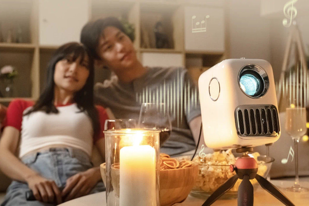 Projektor WANBO T2R Max ułatwienie zabawa filmy seriale smartphone ekran prostota łatwość konfiguracja Google Play Asystent sterowanie głosem pilot