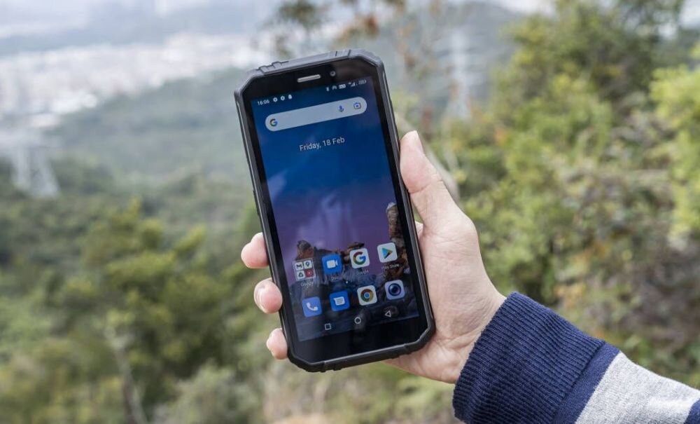 Smartfon OUKITEL WP18   ekran bateria aparat procesor ram pamięć pojemność rozdzielczość zdjęcia filmy opis dane cechy blokady system łączność wifi bluetooth obudowa szkło odporność porty muzyka transfer sieć przekątna matryca waga czujniki oled amoled ips