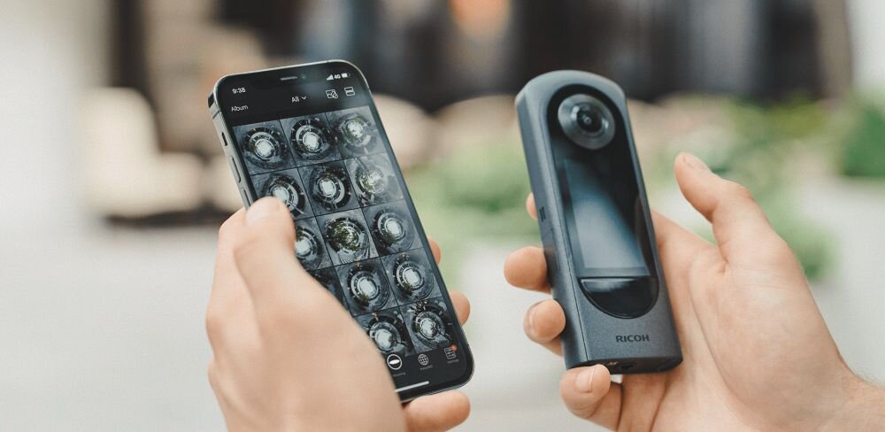 Kamera 360 RICOH Theta X sport montaż nagrywanie stabilizacja montaż edycja filtry ostrość śledzenie tryby bateria akumulator zasilanie ładowanie rozdzielczość filmy obudowa odporność wielkość łączność sterowanie
