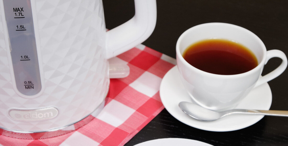 Czajnik ELDOM C280B Elli Bialy pojemnosc 1,7l wskaznik poziomu wody wyposazenie