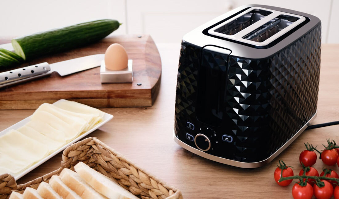 Toster ELDOM Tosti TO280C elegancki design prezentacja wyglad nowoczesny lsniaca obudowa kolor kolorystyka wykonanie bezpieczenstwo latwa obsluga