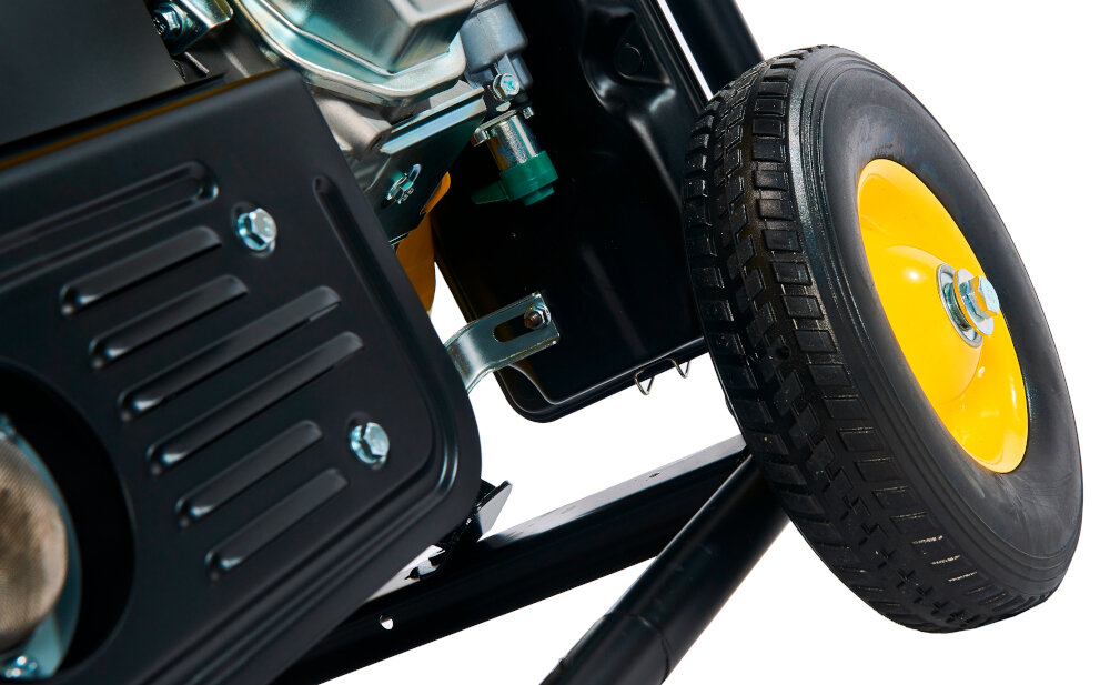 Agregat prądotwórczy CHAMPION CPG9000E2-EU wymiary 69 x 570 x 630 mm waga ponizej 100 kg latwo zabrac ze soba solidne kola z ogumieniem