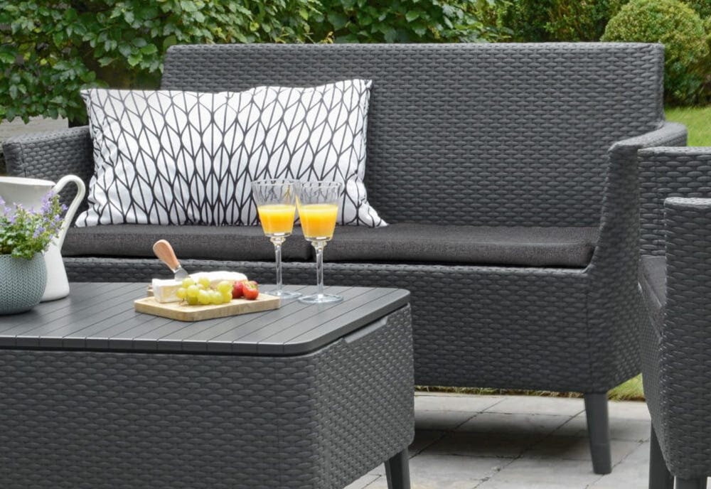 Zestaw mebli ogrodowych KETER Salemo Grafitowy podw sofa opływowy ponadczasowy kształt wymiary 133x67x76 cm składanie mebli na zatrzaski