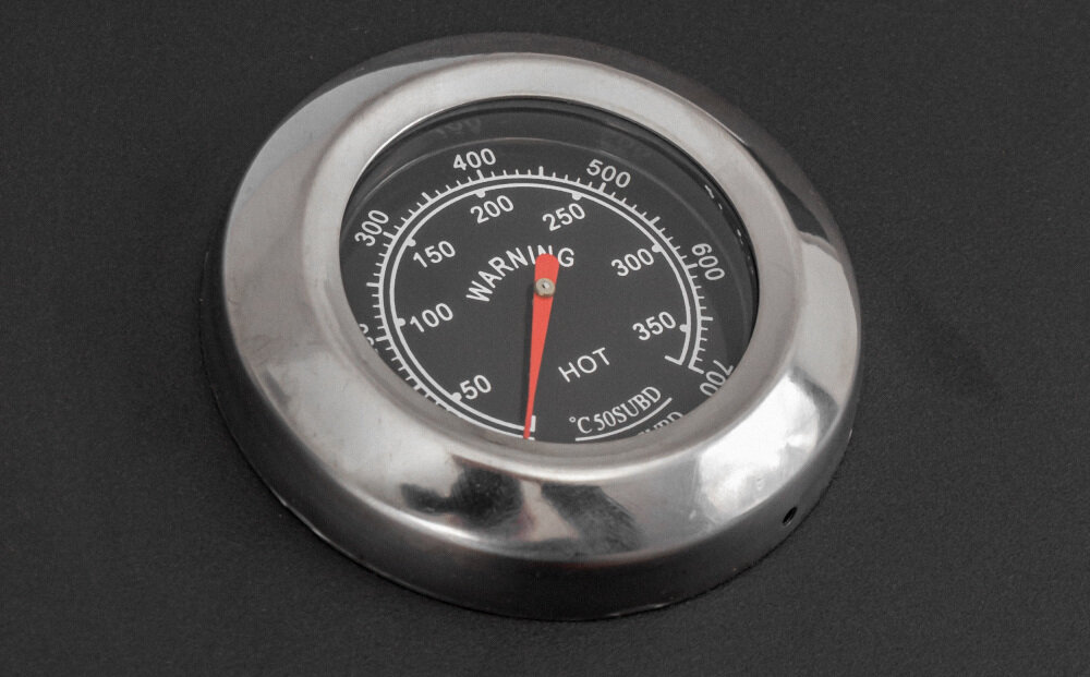 Grill gazowy LANDMANN Rexon New 3.0 01573 Czarny pokrywa utrzymuje optymalną temperaturę chroni okolice grilla przed nadmiarem dymu trwałość urządzenia wbudowany w pokrywę termometr