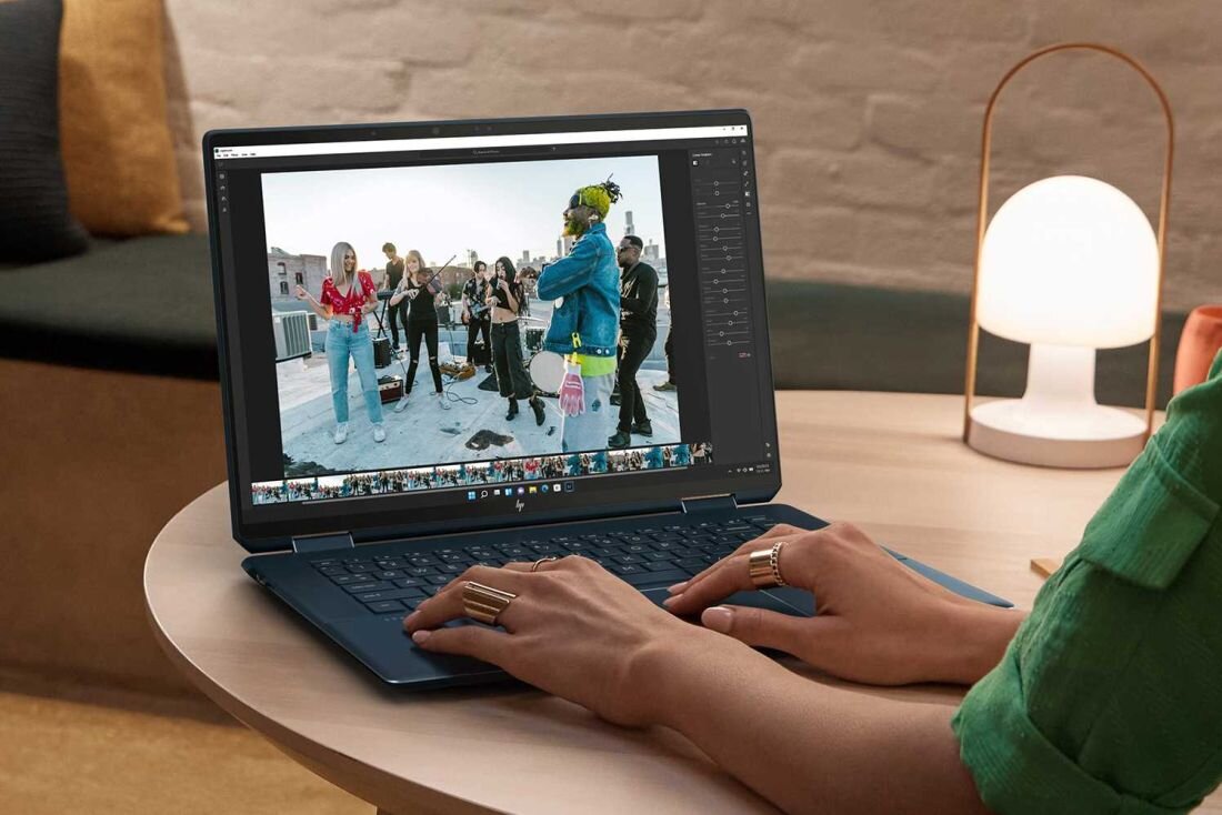 Laptop HP Spectre x360 16 - Klawiatura All-in-One 