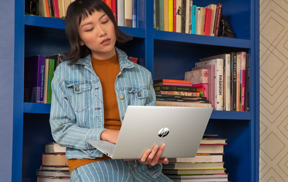 Laptop HP Pavilion 14-DV2103NW swietne parametry pracy procesor rdzenie taktowanie wydajność rozrywka praca kąty widzenia rozdzielczość karta graficzna jakość dysk RAM ekran częstotliwość złącza