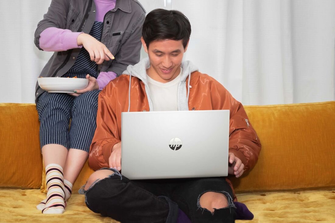 Laptop HP Pavilion 14-DV2103NW kompaktowe wymiary procesor rdzenie taktowanie wydajność rozrywka praca kąty widzenia rozdzielczość karta graficzna jakość dysk RAM ekran częstotliwość złącza