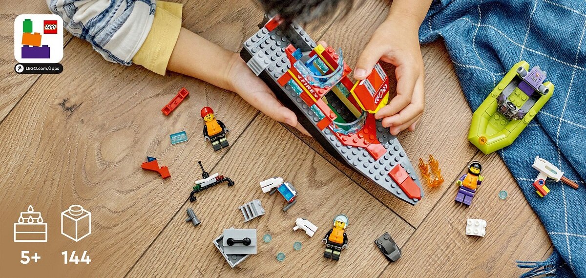 LEGO City Łódź strażacka 60373 dziecko kreatywność zabawa nauka rozwój klocki figurki minifigurki jakość tradycja konstrukcja nauka wyobraźnia role jakość bezpieczeństwo wyobraźnia budowanie pasja hobby funkcje instrukcja aplikacja LEGO Builder