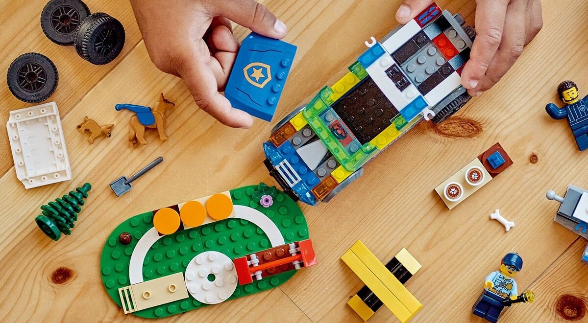 LEGO City Szkolenie psów policyjnych w terenie 60369 dziecko kreatywność zabawa nauka rozwój klocki figurki minifigurki jakość tradycja konstrukcja nauka wyobraźnia role jakość bezpieczeństwo wyobraźnia budowanie pasja hobby funkcje instrukcja aplikacja LEGO Builder