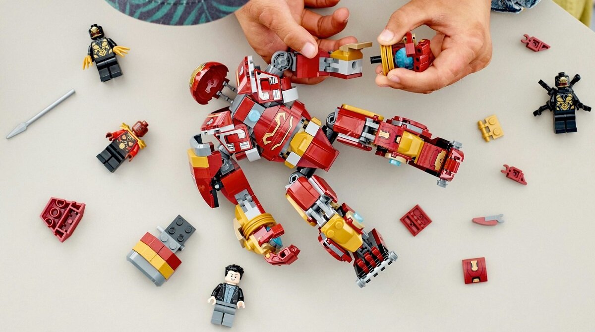 LEGO Marvel Hulkbuster: bitwa o Wakandę 76247 dziecko kreatywność zabawa nauka rozwój klocki figurki minifigurki jakość tradycja konstrukcja nauka wyobraźnia role jakość bezpieczeństwo wyobraźnia budowanie pasja hobby funkcje instrukcje