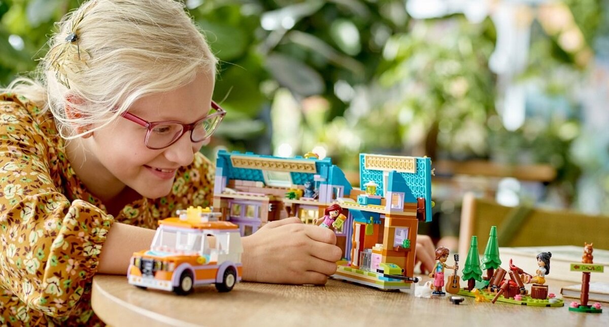 LEGO Friends Mobilny domek 41735 dziecko kreatywność zabawa nauka rozwój klocki figurki minifigurki jakość tradycja konstrukcja nauka wyobraźnia role jakość bezpieczeństwo wyobraźnia budowanie pasja hobby funkcje instrukcje