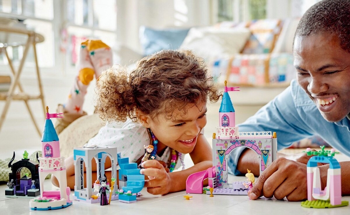 LEGO Disney Princess Zamek Aurory 43211 Budowanie dziecko kreatywność zabawa nauka rozwój klocki figurki minifigurki jakość tradycja konstrukcja nauka wyobraźnia role jakość bezpieczeństwo wyobraźnia magia księżniczki 