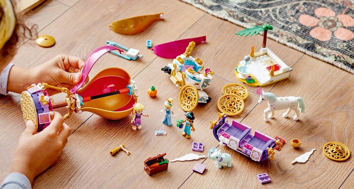 LEGO Disney Princess Podróż zaczarowanej księżniczki 43216 dziecko kreatywnść zabawa rozwój klocki figurki minifigurki jakość tradycja konstrukcja nauka wyobraźnia role jakość bezpieczeństwo Aplikacja LEGO Builder 3D