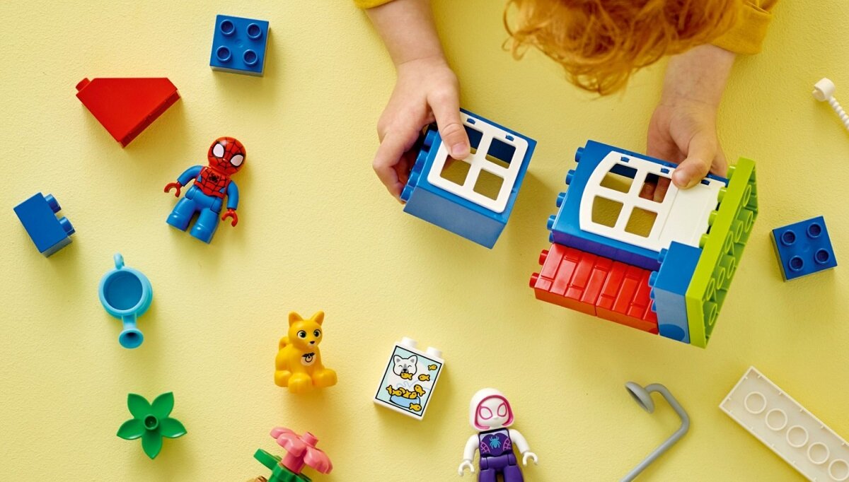 LEGO Duplo Spider-Man — zabawa w dom 10995 dziecko kreatywność zabawa nauka rozwój klocki figurki minifigurki jakość tradycja konstrukcja nauka wyobraźnia role jakość bezpieczeństwo wyobraźnia budowanie pasja hobby funkcje instrukcje