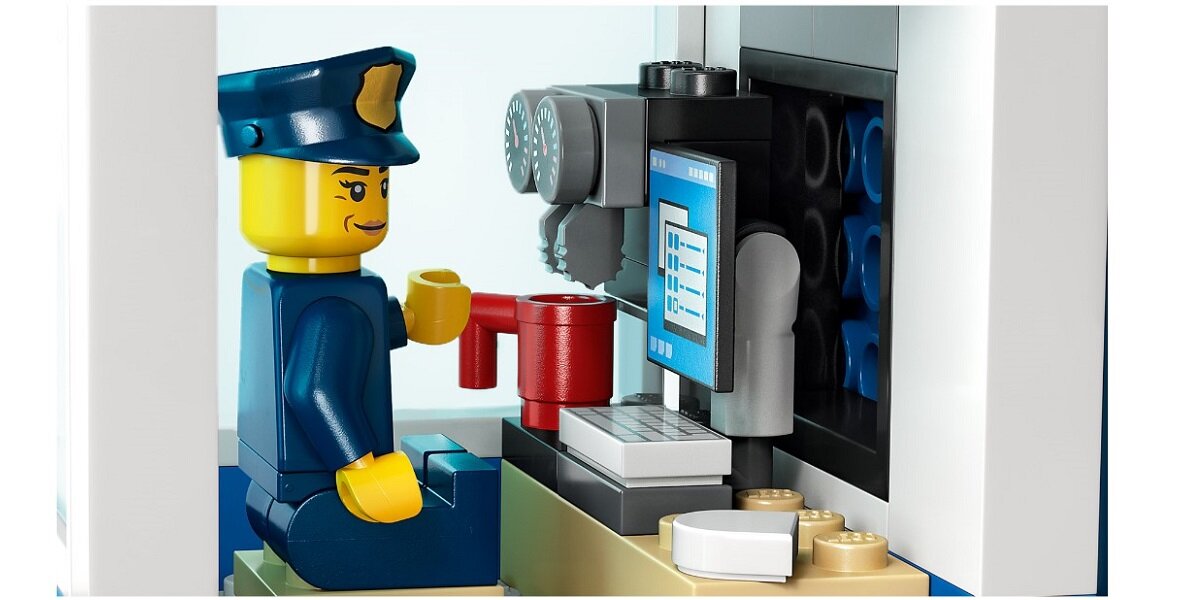 LEGO City Akademia policyjna 60372 dziecko kreatywność zabawa nauka rozwój klocki figurki minifigurki jakość tradycja konstrukcja nauka wyobraźnia role jakość bezpieczeństwo wyobraźnia budowanie pasja hobby aplikacja LEGO Builder
