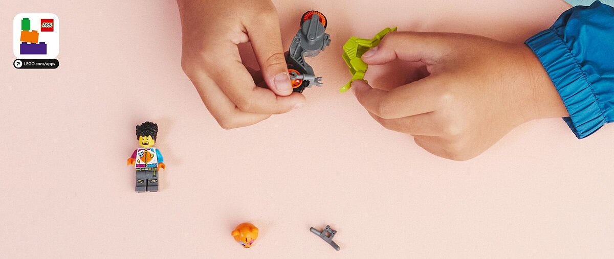 LEGO City Motocykl kaskaderski z niedźwiedziem 60356 dziecko kreatywność zabawa nauka rozwój klocki figurki minifigurki jakość tradycja konstrukcja nauka wyobraźnia role jakość bezpieczeństwo wyobraźnia budowanie pasja hobby funkcje instrukcja aplikacja LEGO Builder