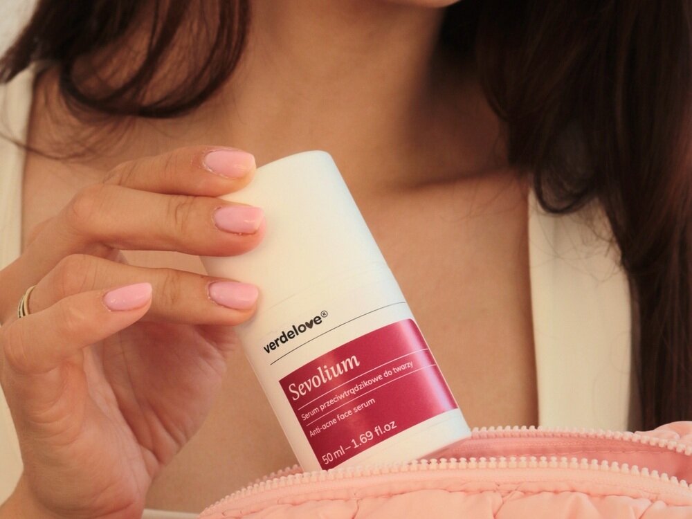 Serum VERDELOVE Sevolium przeciwtrądzikowe 50 ml ograniczenie wydzielania sebum, bez wysuszonej skóry, ukojona i nawilżona skóra
