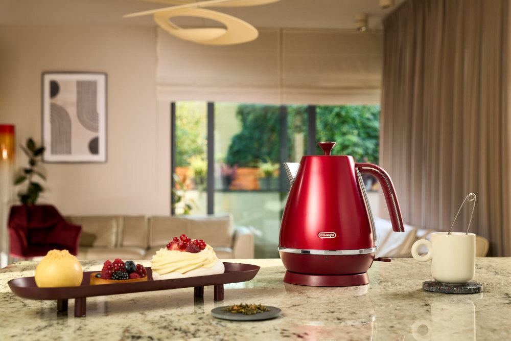Czajnik DELONGHI KBI2001.R Distinta Flair