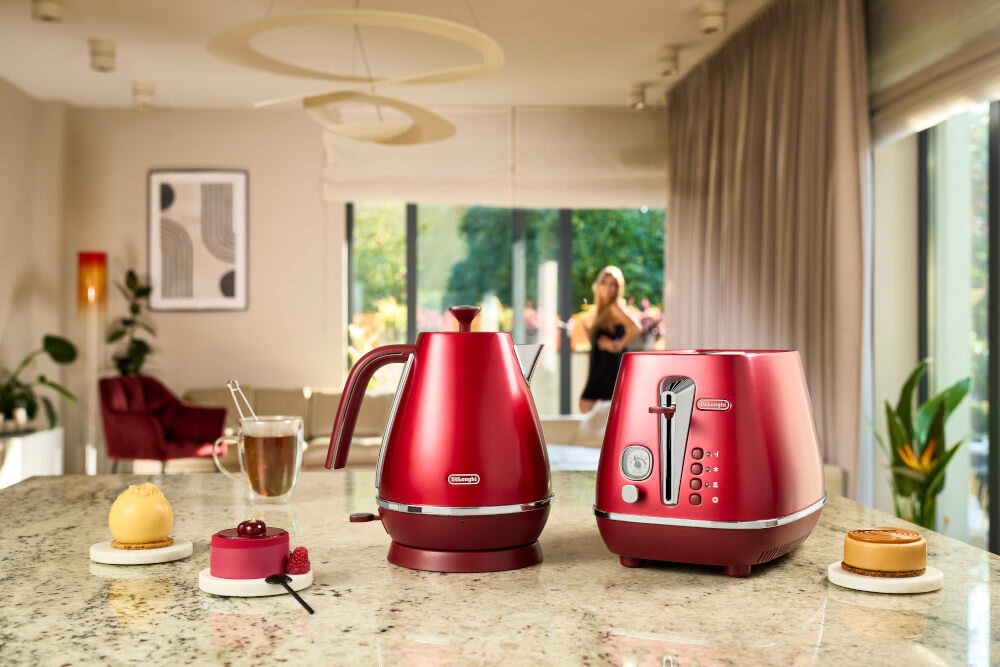 Czajnik DELONGHI KBI2001.R Distinta Flair