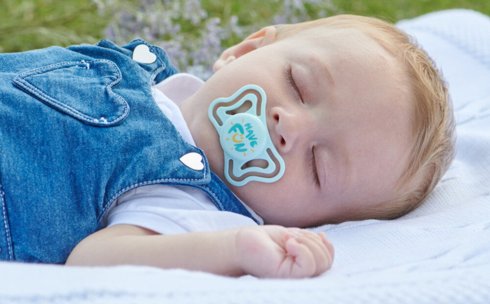 Smoczek CHICCO do uspokajania Physio LIGHT smoczek banner wygląd ogólny