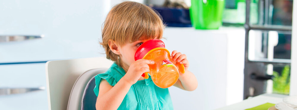 Kubek CHICCO ustnik banner wygląd ogólny