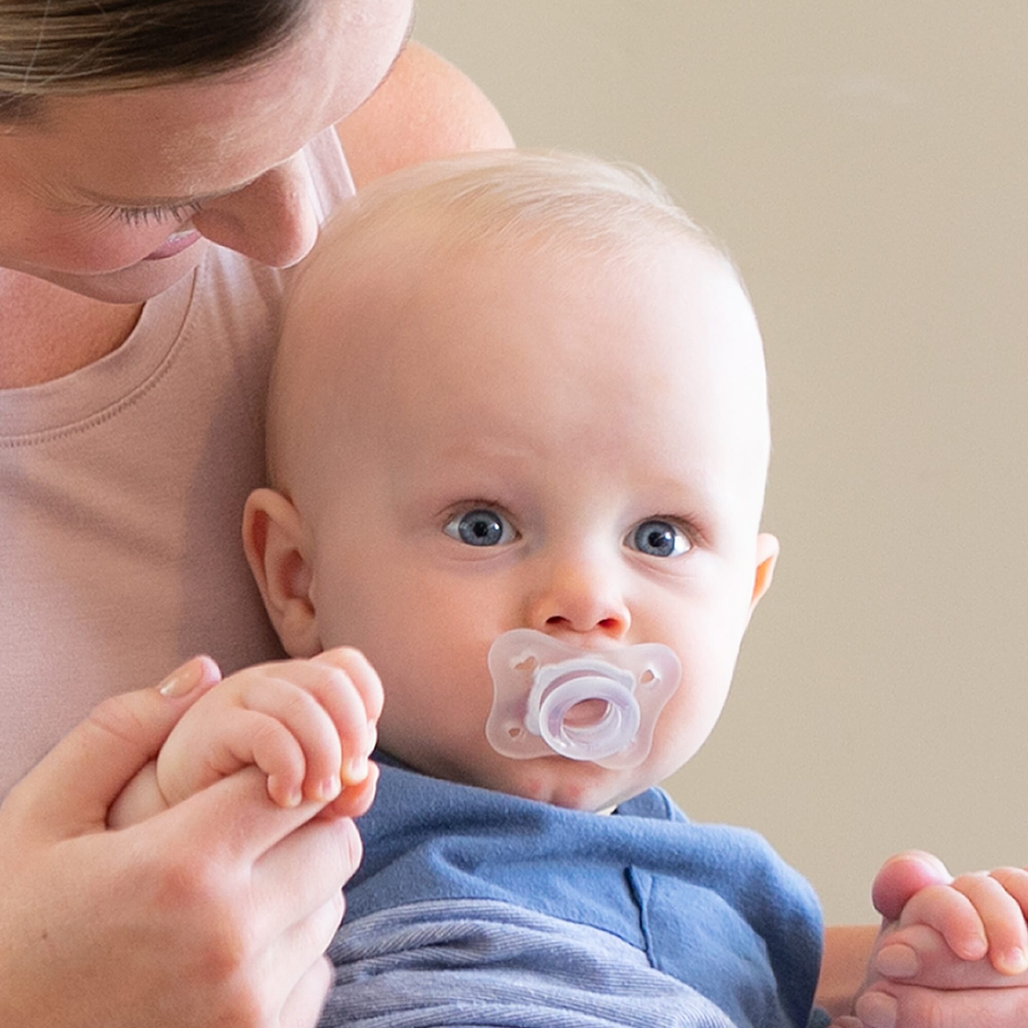 Smoczek CHICCO do uspokajania Mini Soft bez podrażnień otwory przepływ