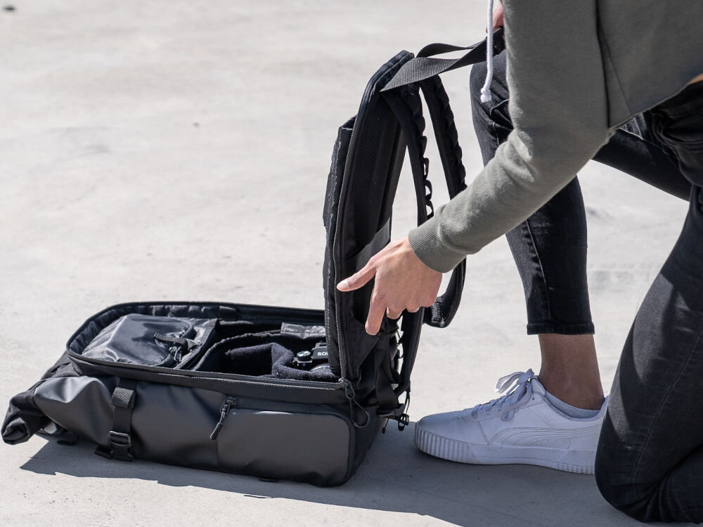 Plecak WANDRD All-new Prvke 31 Czarny dodatkowe miejsce rozwijana góra