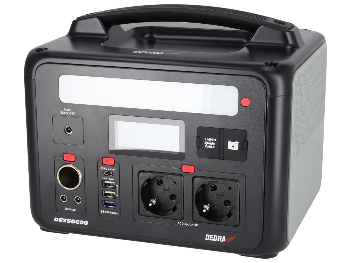 Stacja zasilania DEDRA DEZS0600 600W Bank energii moc 300w akumulator czas ładowania, na białym tle stacja frontem lewo skos