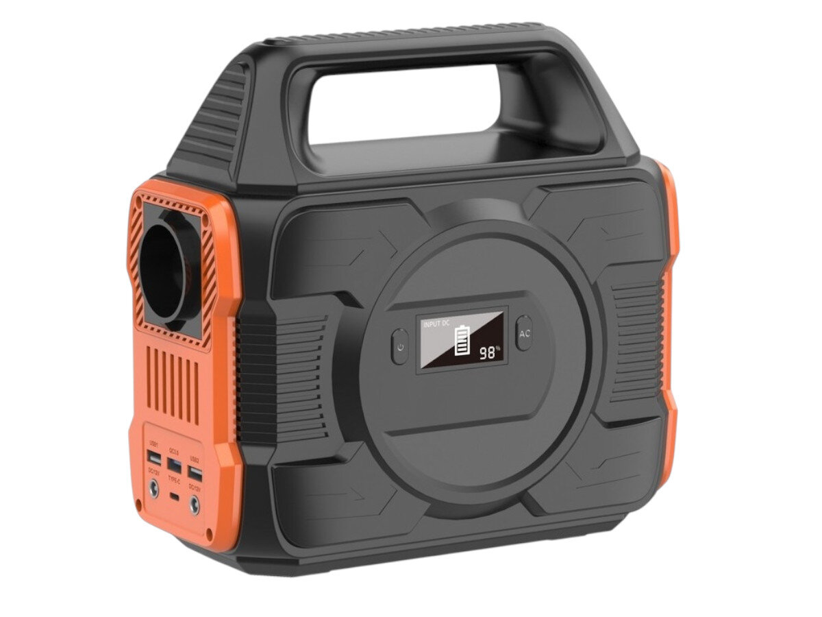 Stacja zasilania POWERNEED CPS300 288 Wh Bank energii, porty USB-A, szybkie ładowanie, współpraca, mobilność, Ujęcie z bliska pod kątem na powerbank, wyświetlacz LCD, uchwyt, czarno-pomarańczowy design.