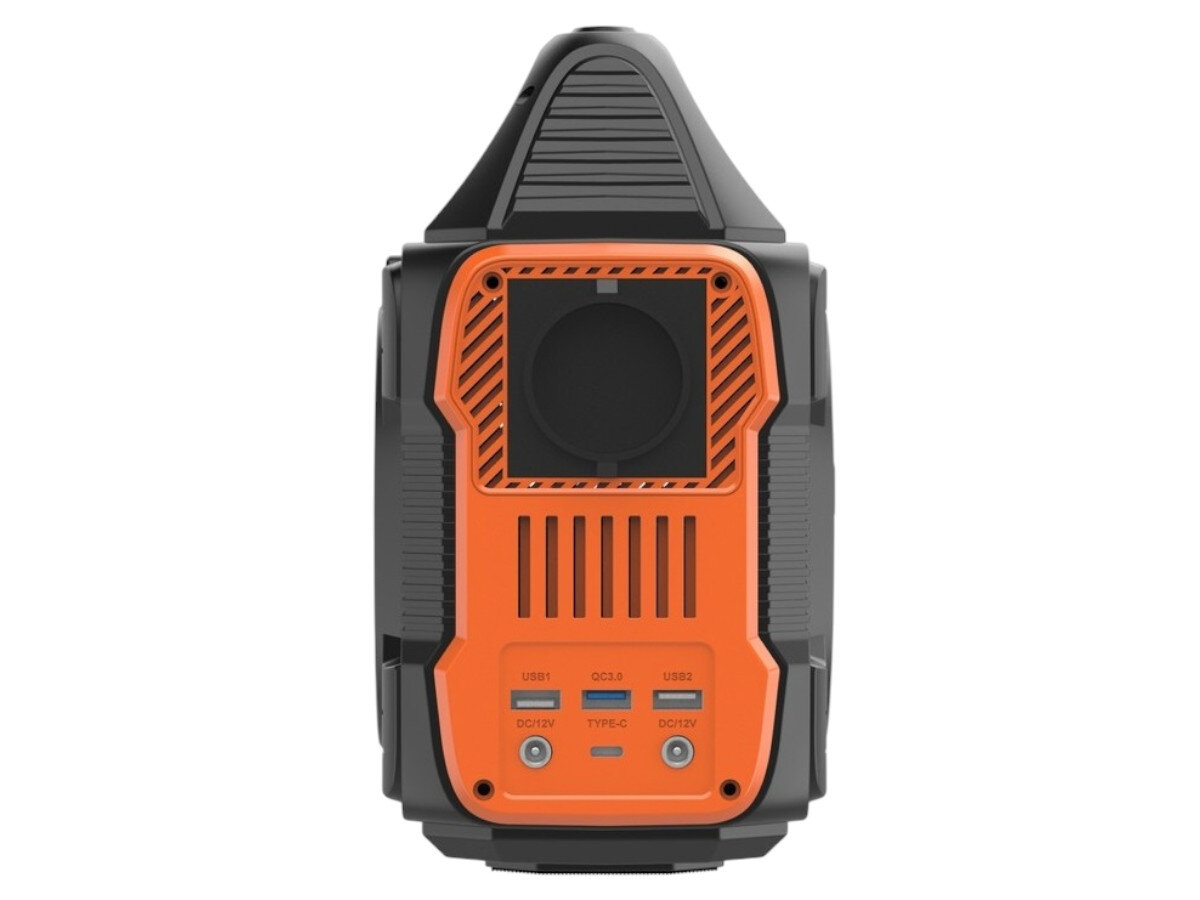 Stacja zasilania POWERNEED CPS300 288 Wh Bank energii, obudowa, rączka, lekka, mobilność, Powerbank z włączonym światłem LED, scena na warsztacie, narzędzia, ludzie w tle, praca w hali.