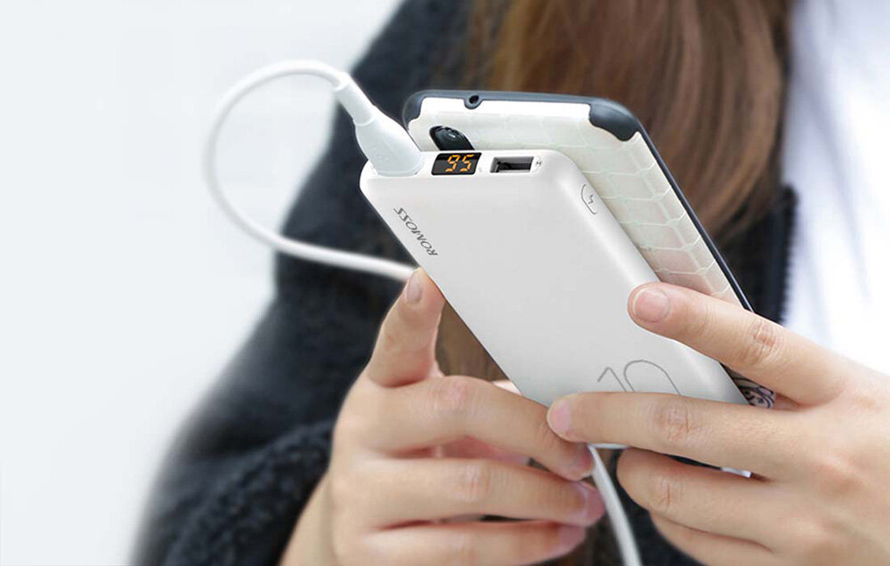 Powerbank ROMOSS PSP 10 pojemność moc porty wyjścia USB-A USB typ-C ładowanie szybkość ekran diody wymiary waga odporny bezpieczny